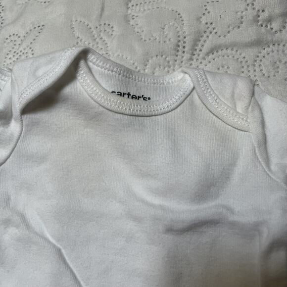 Carter's Short Sleeve Onesie Bundle Size NB - Picture 6 of 6